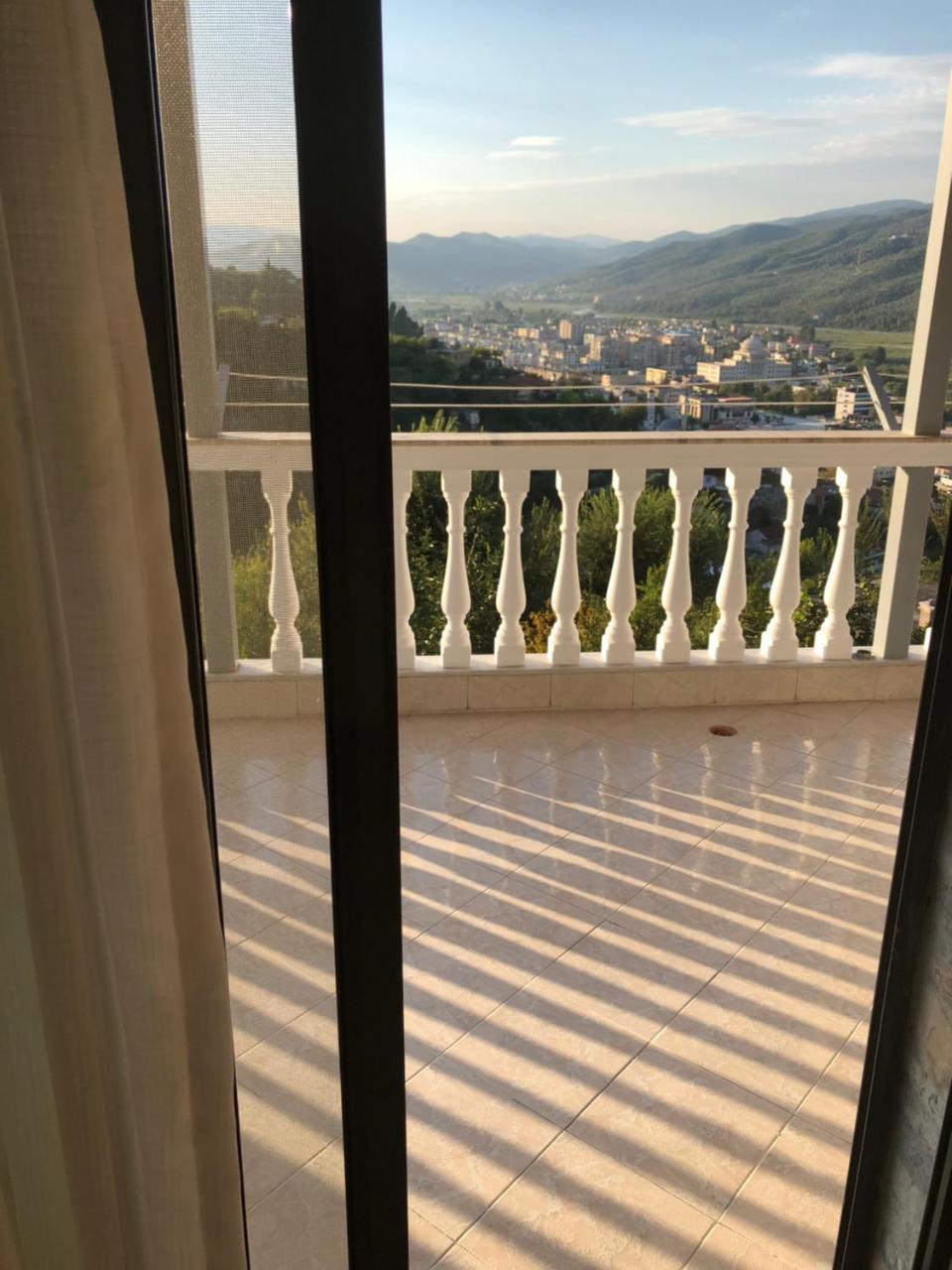 Guest House Xhuljon 베라트 외부 사진