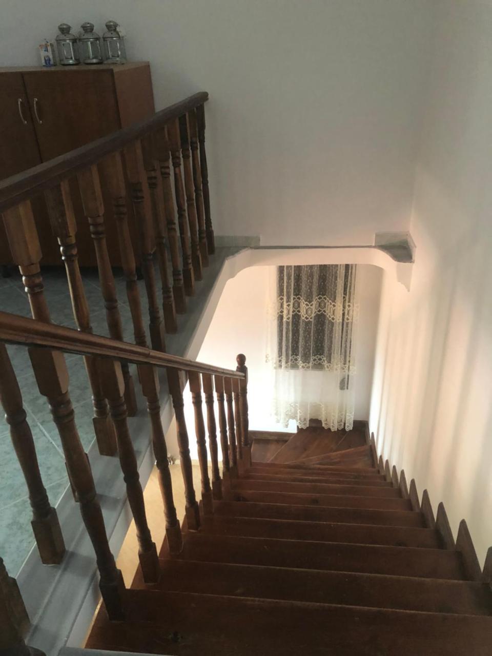 Guest House Xhuljon 베라트 외부 사진